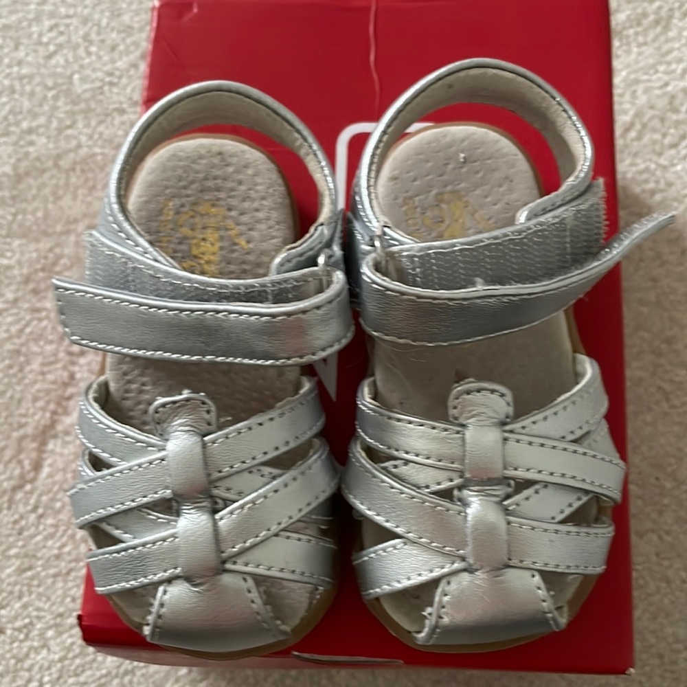 See Kai Run sandals, size toddler 5